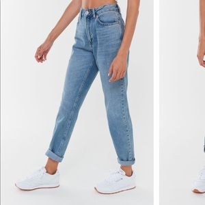 BDG CLASSIC MOM JEANS💙